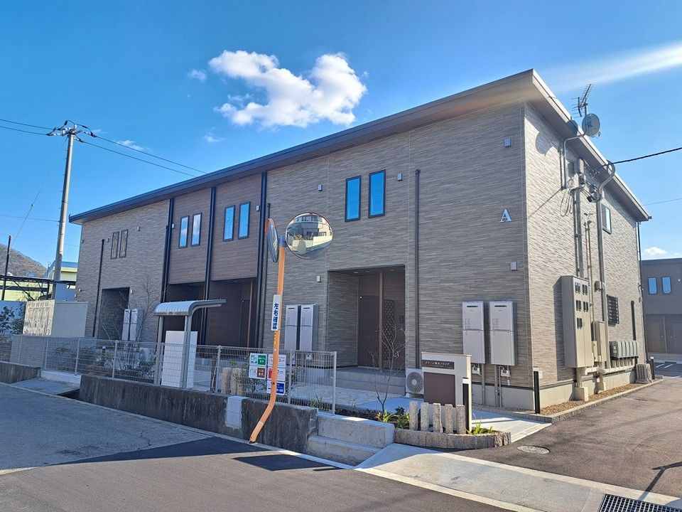 クラール鶴市フロイデAの外観画像