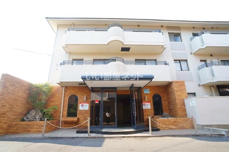グランドハイツ嵯峨野の外観画像