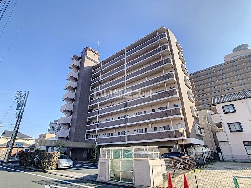 エストメンツ中央の外観画像