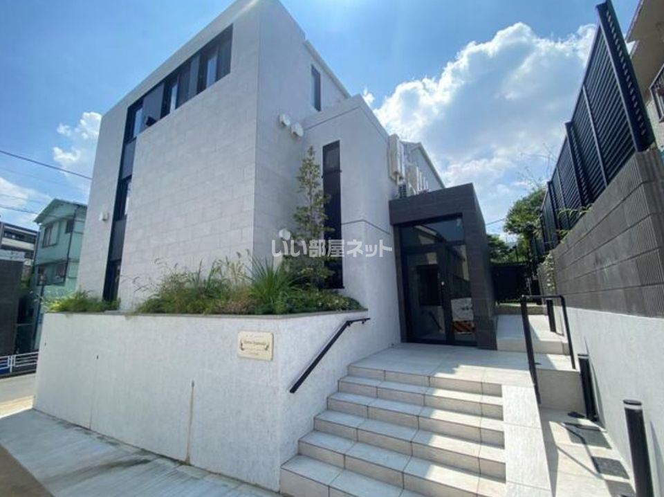 DASH LIVING YOYOGI UEHARAの外観画像