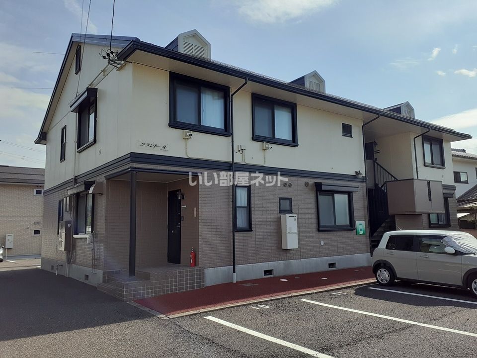 グランドールの外観画像