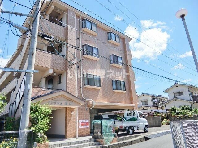 エンブレム梅本の外観画像