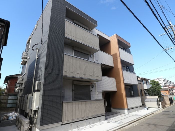 コンフォール西鶴間4丁目の外観画像