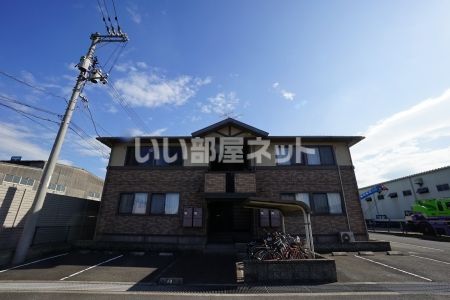 クリスタルガーデン II棟の外観画像