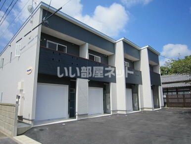 ピースランド (ガレージハウス) 部屋番号:B号の外観画像