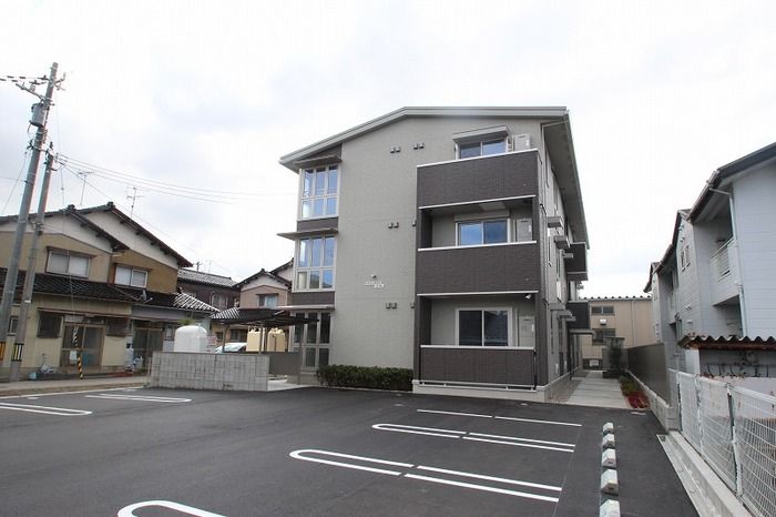 ジュネス三池の外観画像