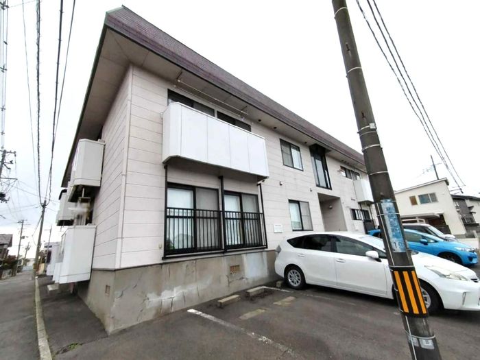 川の辺ハイツの外観画像