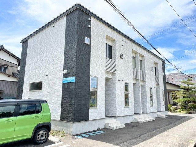 レイクキャピタル鯖江の外観画像