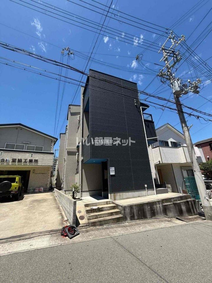 サンクス 東須磨の外観画像
