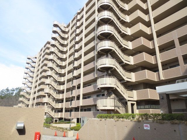 ロイヤルパレス台原森林公園の外観画像