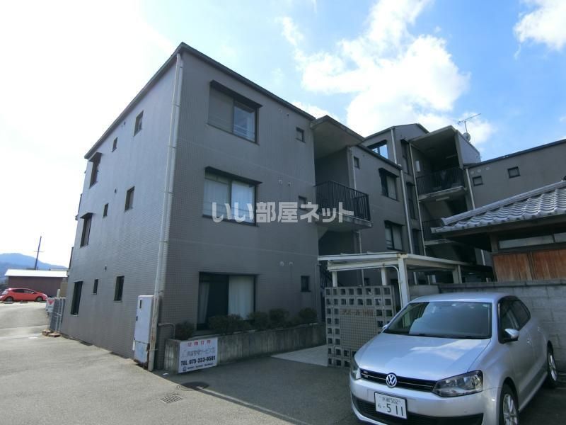 アズール中川の外観画像