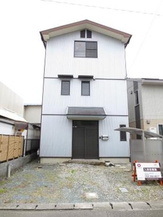 神田町貸家の外観画像