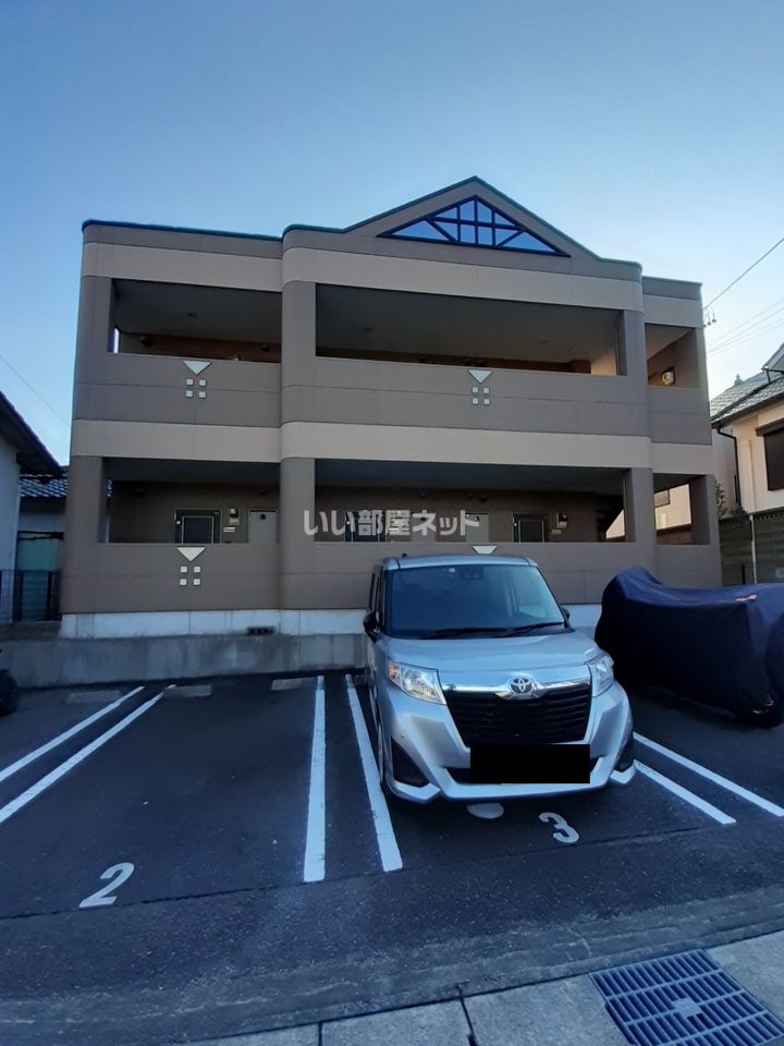 ラティール日高の外観画像