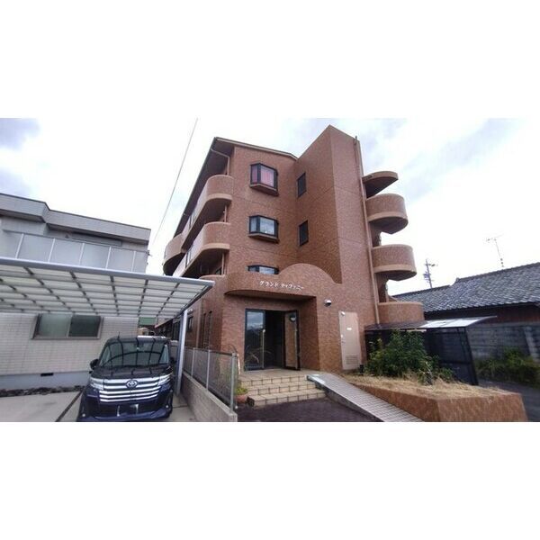 グランドティファニーの外観画像