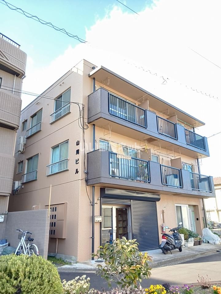山尾ビルの外観画像