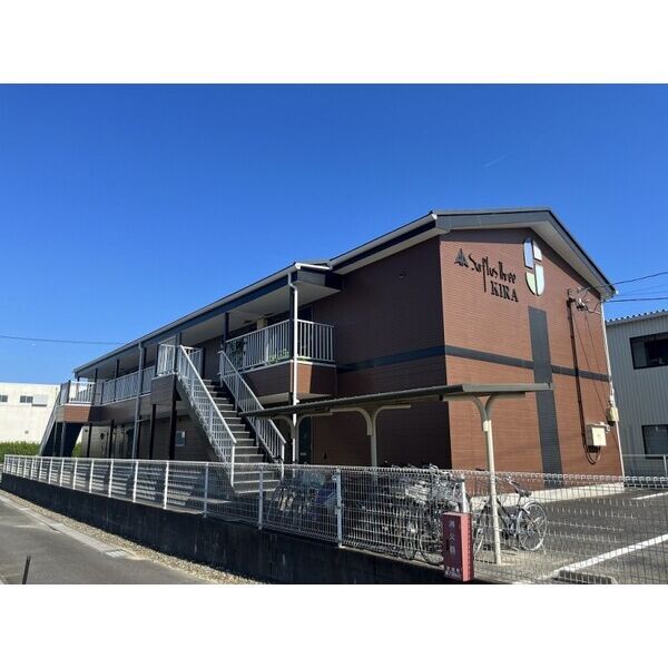 Surplus Three KIRAの外観画像