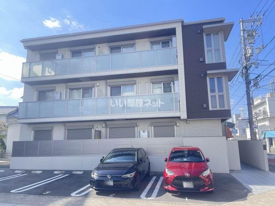 シャーメゾン尾長西の外観画像