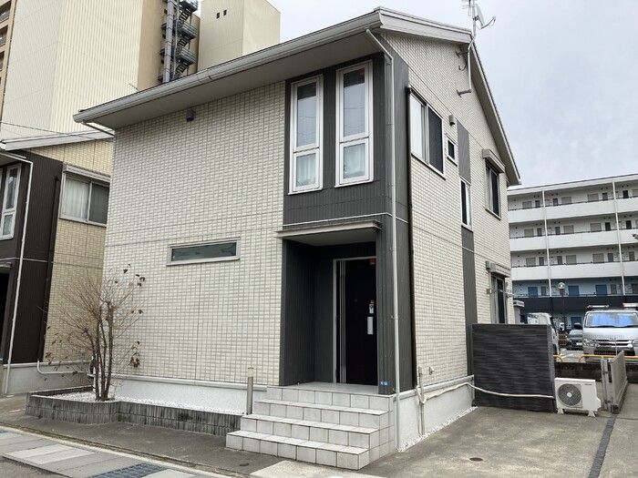 広岡M貸家 Bの外観画像