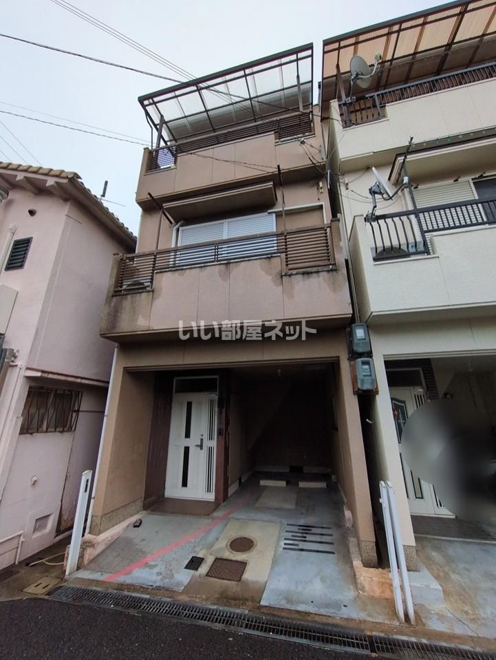 東大阪市下六万寺町貸家の外観画像