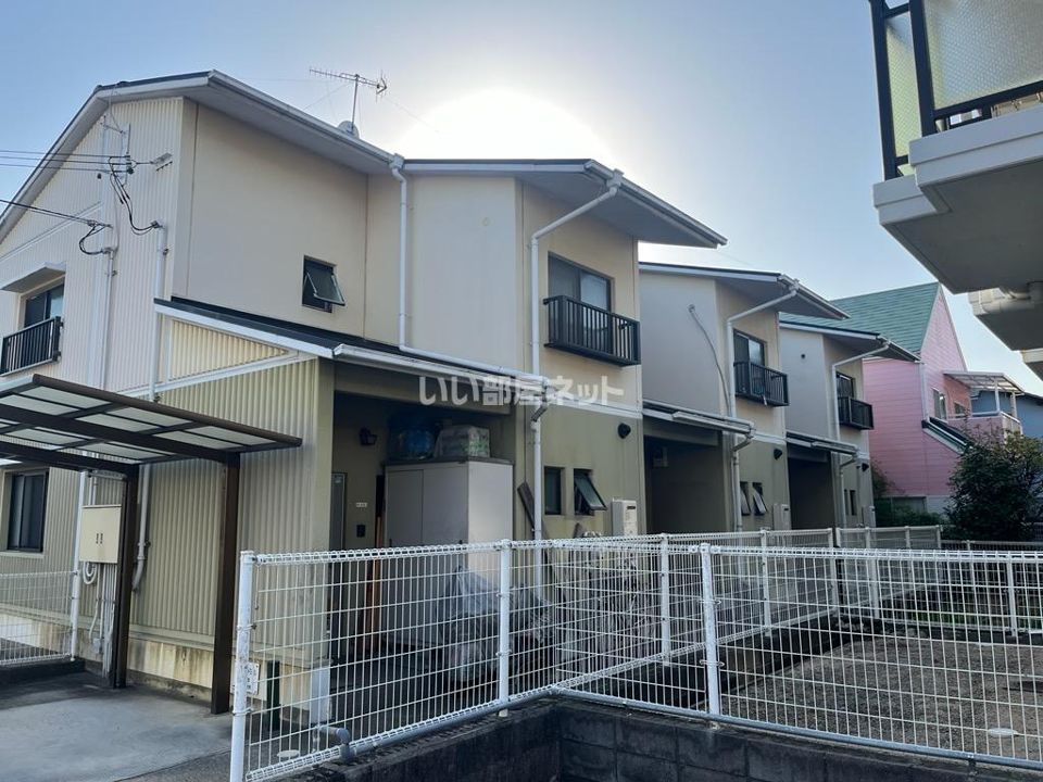 タウンハウスドミールA棟の外観画像