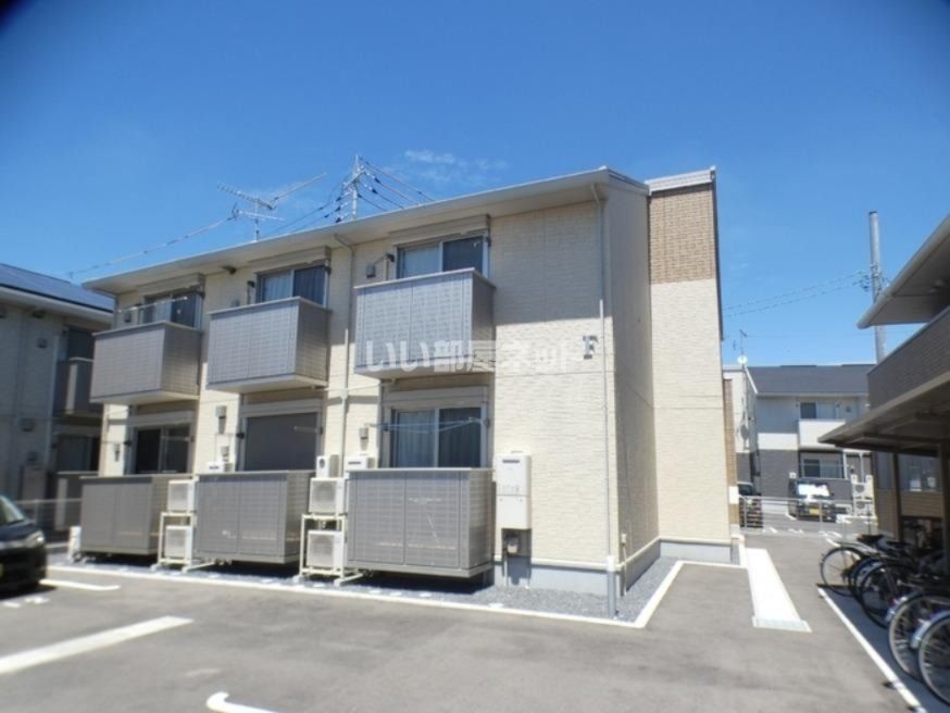 カレッジタウン E・F棟 F棟の外観画像