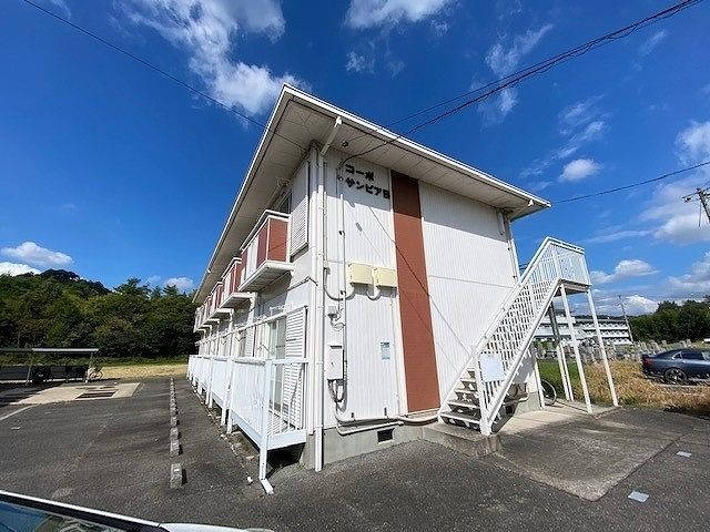 コーポサンピアB棟の外観画像