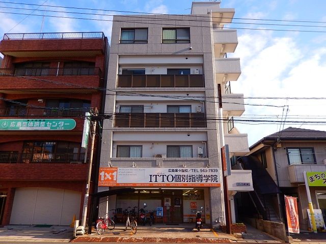 ヴィラ楽々園の外観画像