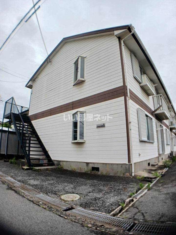 クロスロードの外観画像