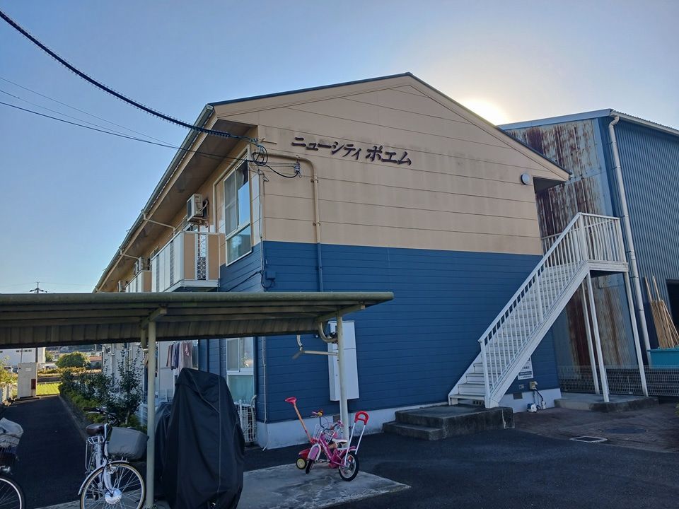 ニューシテイポエムの外観画像