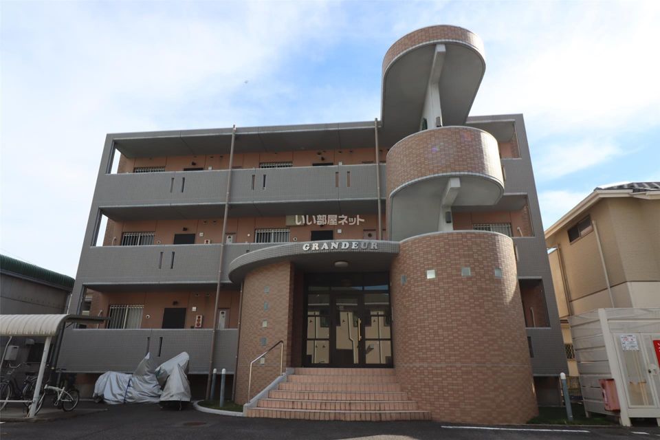 グランドールの外観画像