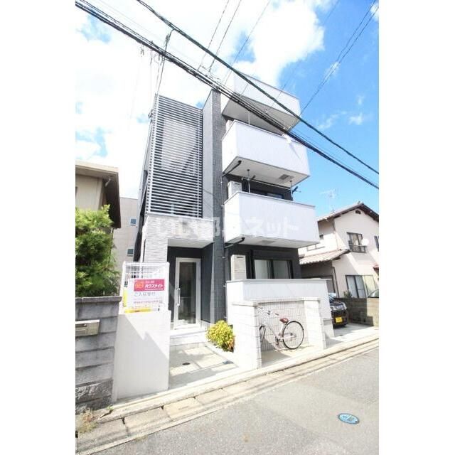 アヴァンタージュ春日の外観画像