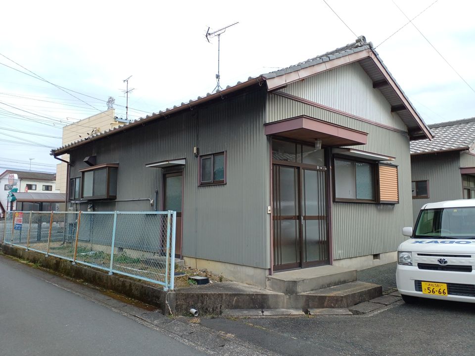 安間借家の外観画像