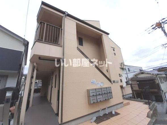 エッセンティア大倉山の外観画像