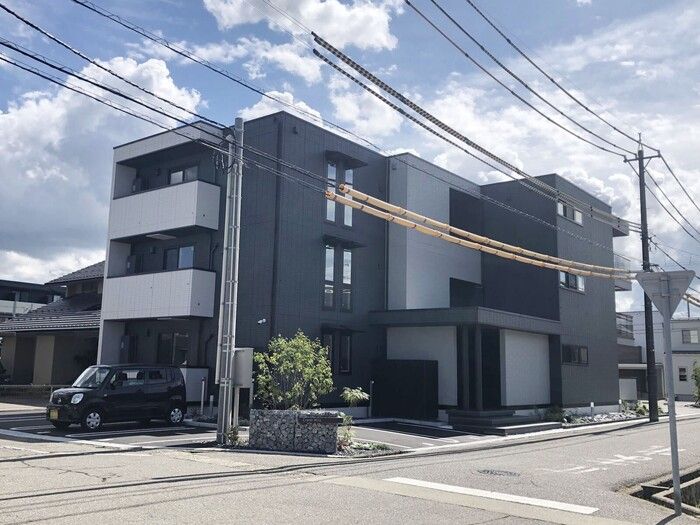 Crest Hils(クレストヒルズ)の外観画像