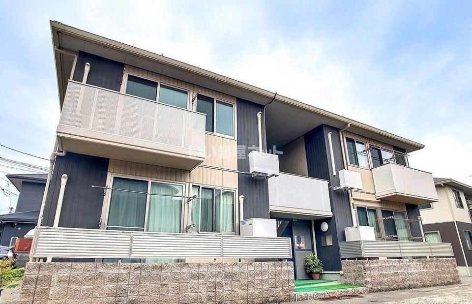 シャーメゾンサンピラーの外観画像