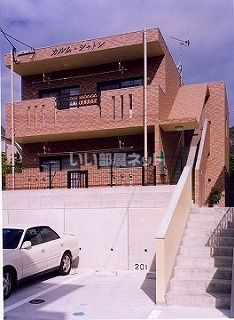 カルム シャトレの外観画像