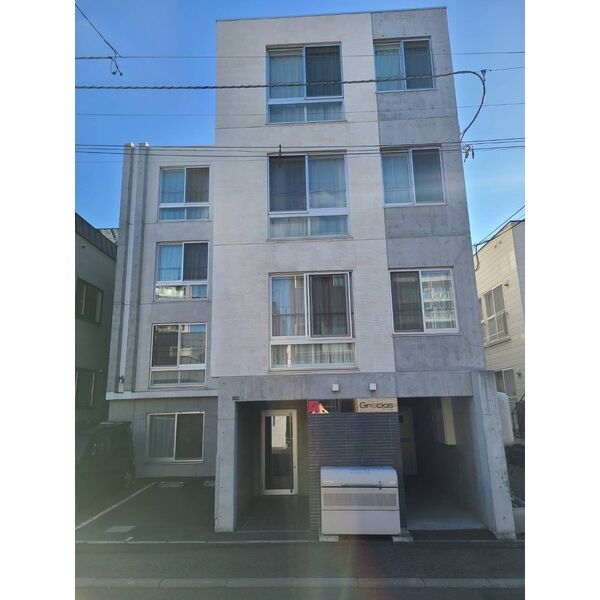 グラシアス福住の外観画像