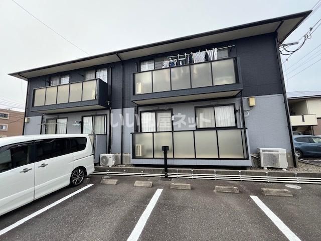 リファレンス坂ノ市Aの外観画像