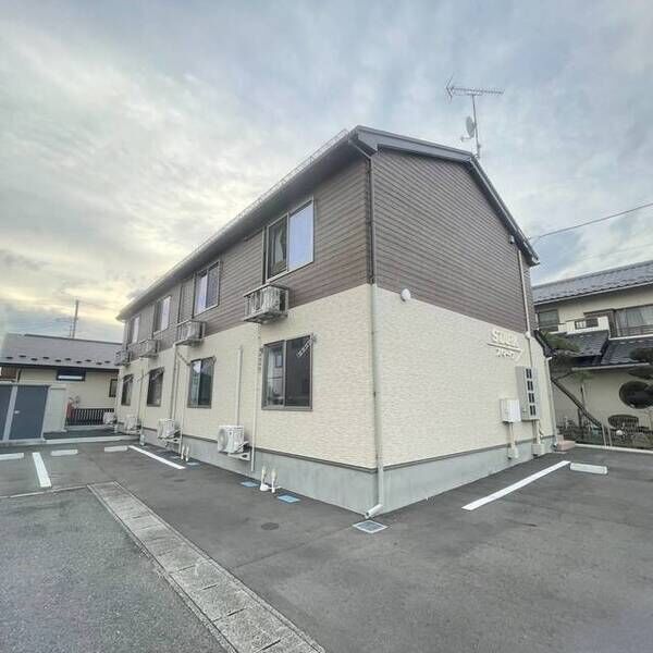 スタークの外観画像