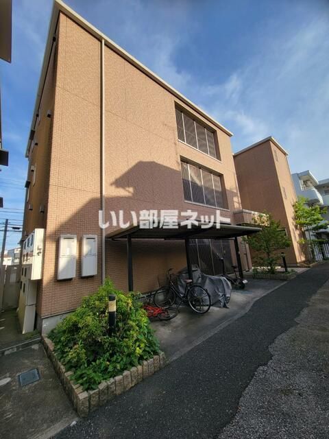 カサヴェルデの外観画像