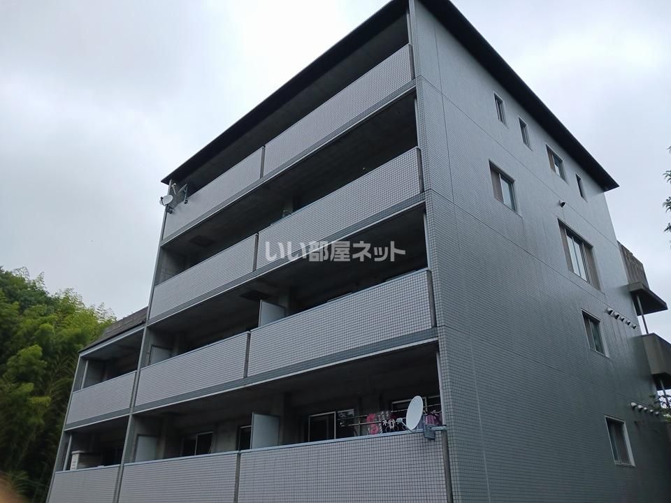 リエール川西ビルの外観画像