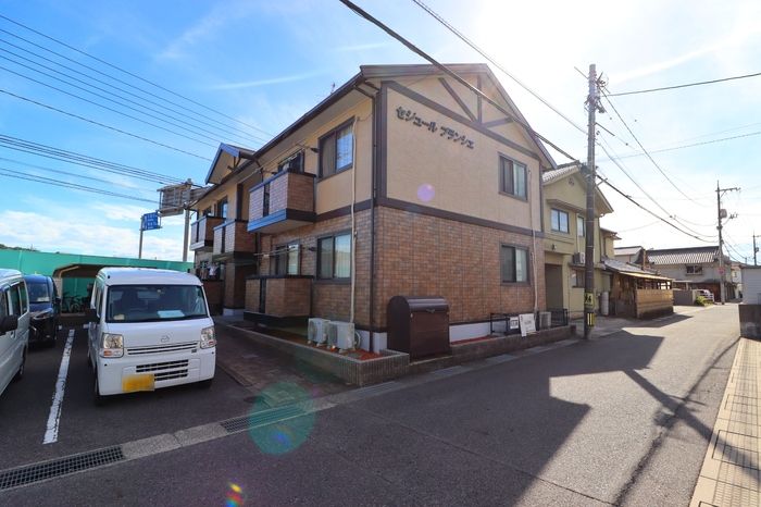 セジュールブランシェの外観画像