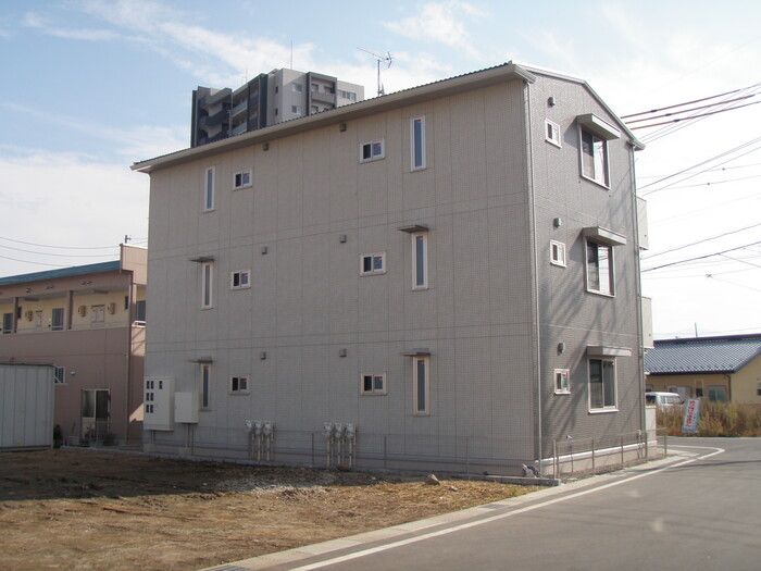 フラッツ・テラ東口の外観画像