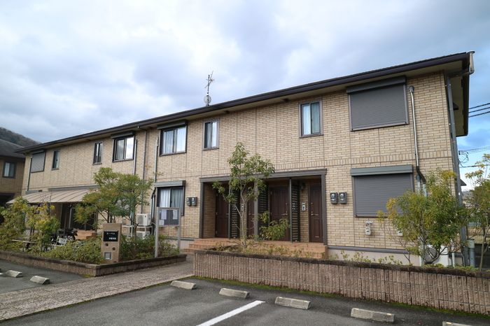 ヌーベル学園南館の外観画像
