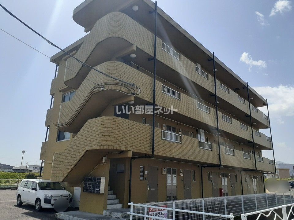 マンションCloverの外観画像