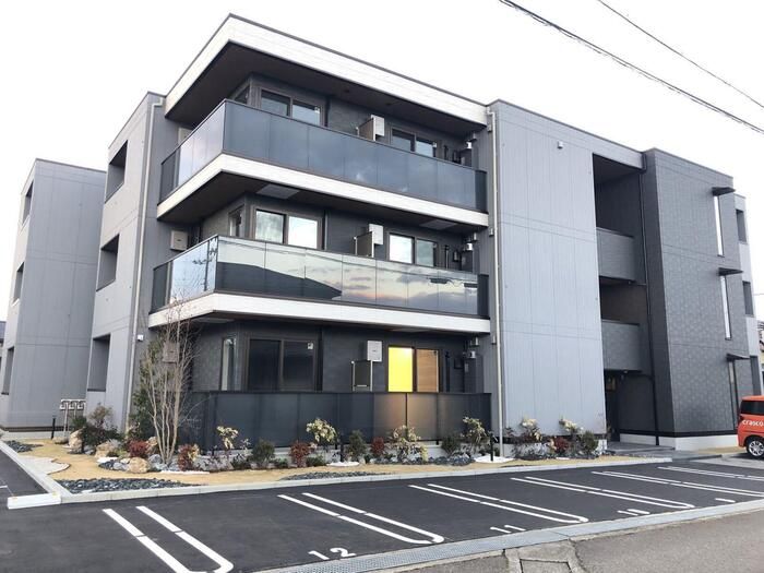 COEUR八日市(クールヨウカイチ)の外観画像