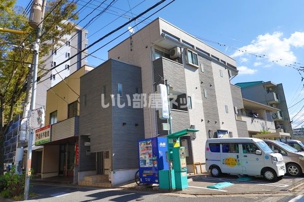 プラムガーデン大橋駅前の外観画像