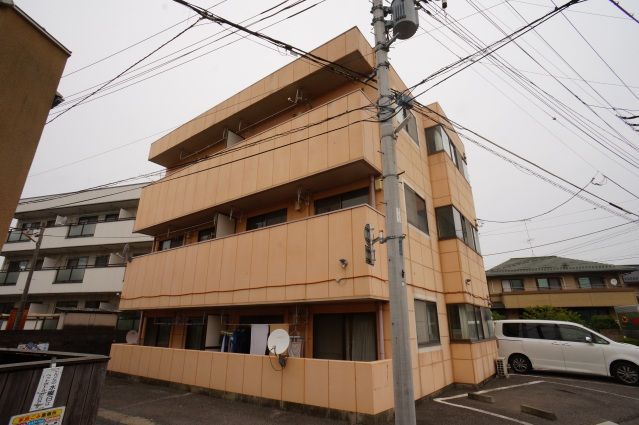 長谷川マンションの外観画像