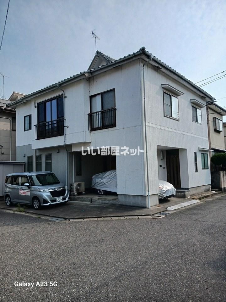 亀田緑町3丁目貸家の外観画像