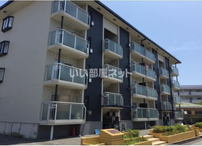 クレアトゥールの外観画像